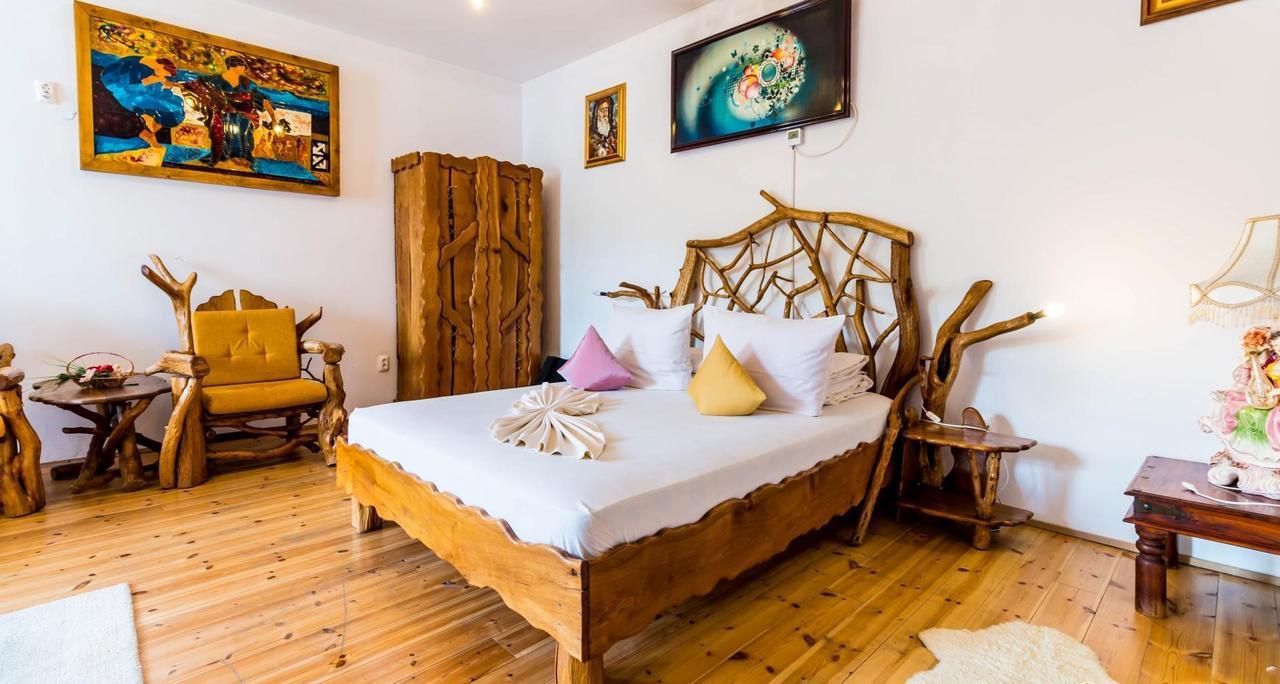 Castelul De Vis Hotell Petroşani Eksteriør bilde