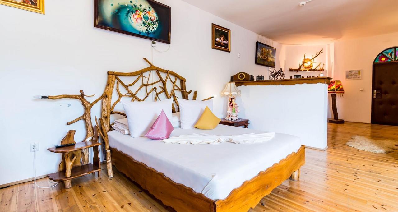 Castelul De Vis Hotell Petroşani Eksteriør bilde