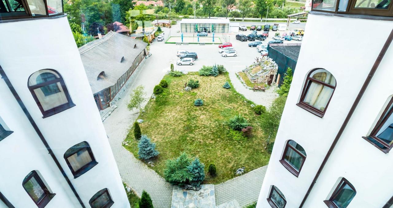 Castelul De Vis Hotell Petroşani Eksteriør bilde