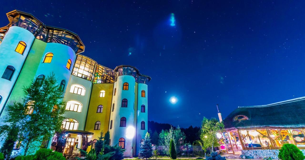 Castelul De Vis Hotell Petroşani Eksteriør bilde